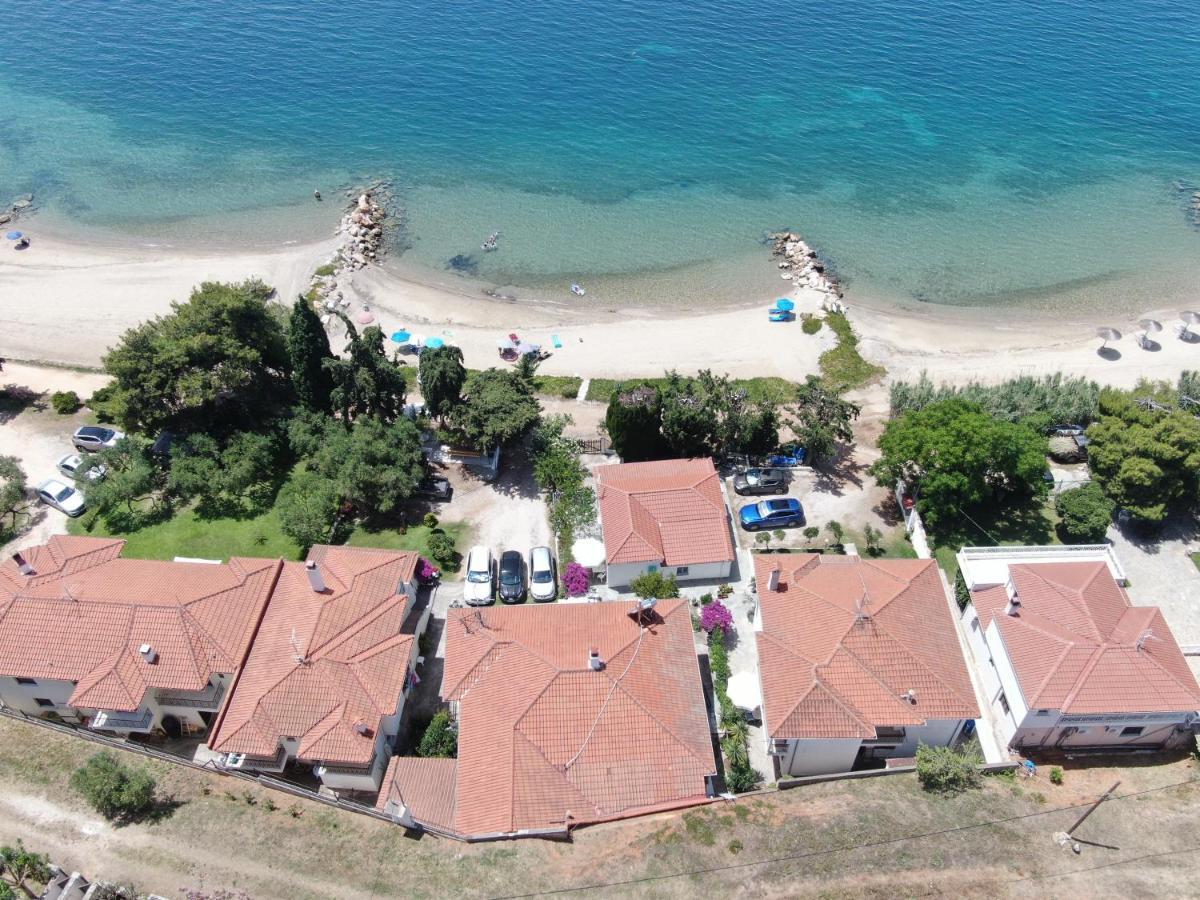 Porto Almira Beachfront House Nikíti Kültér fotó